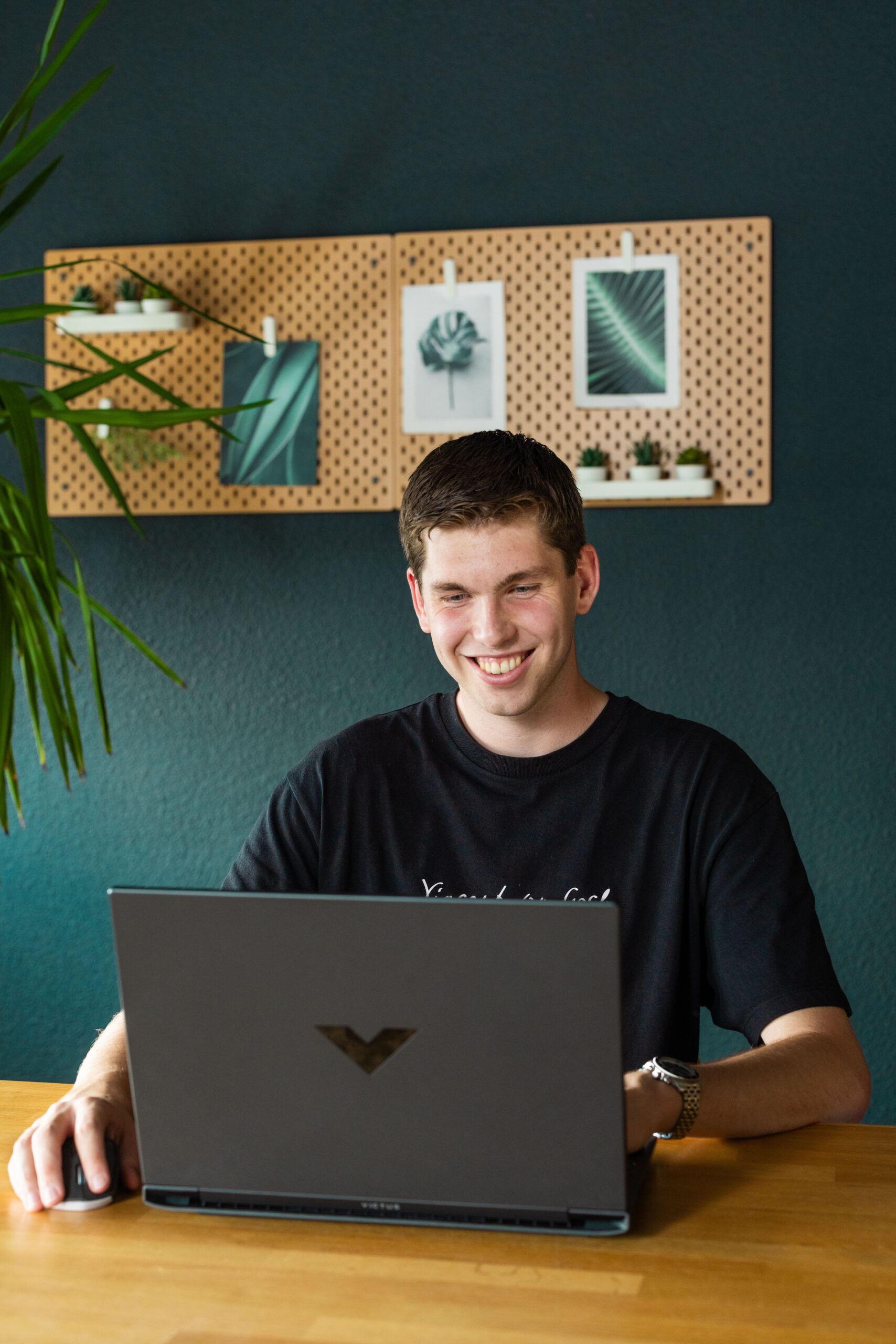 Youri Nieuwenburg aan het werk